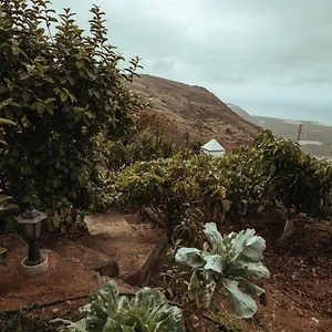 https://villa-los-hinojales.tenerifehoteles.net